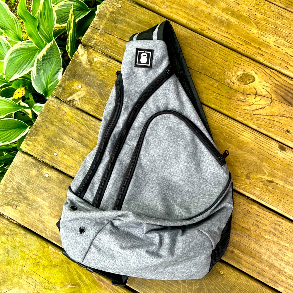 NWOT 2P00D one shoulder backpack